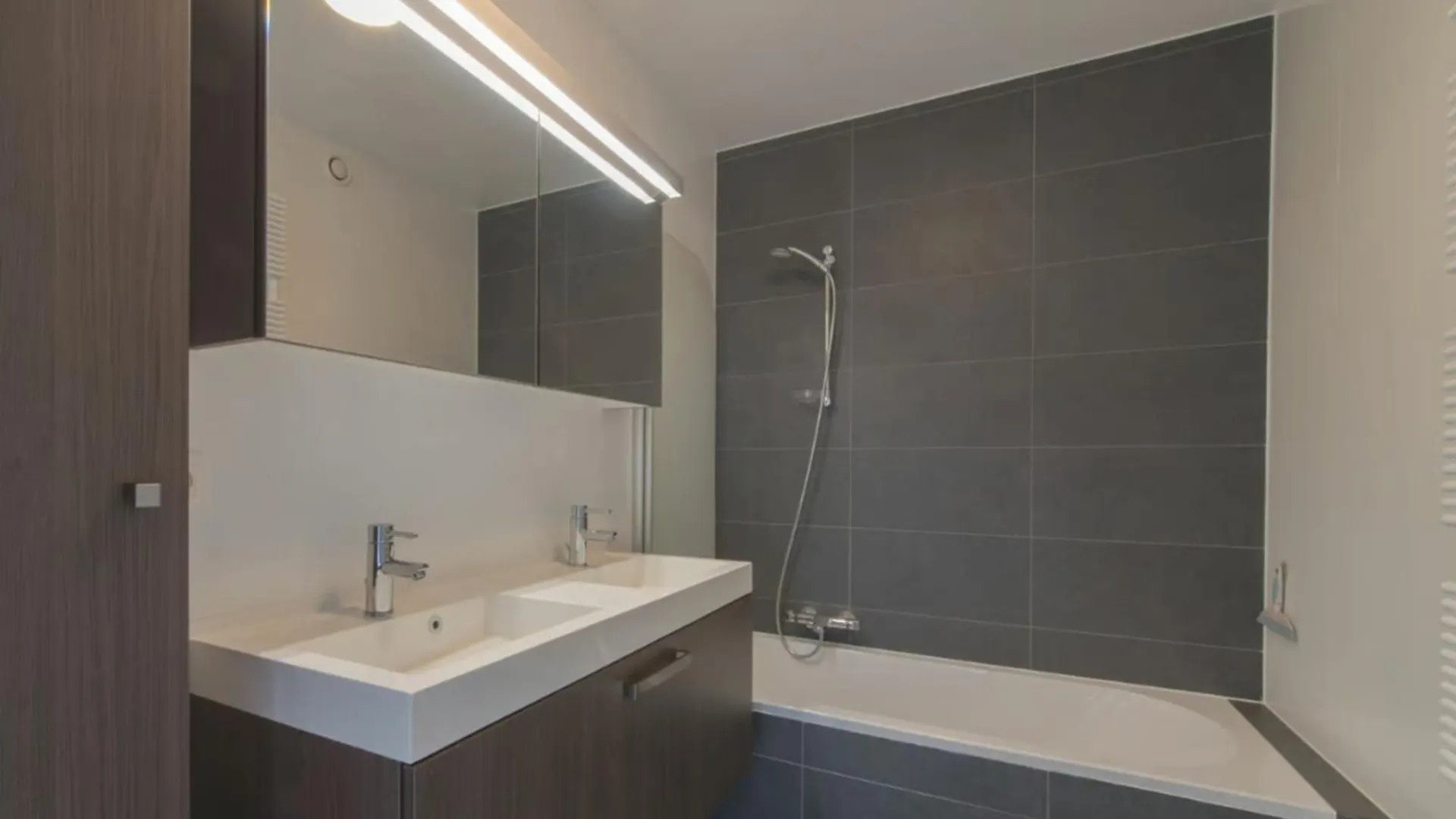 Elite Majesty Apartment London